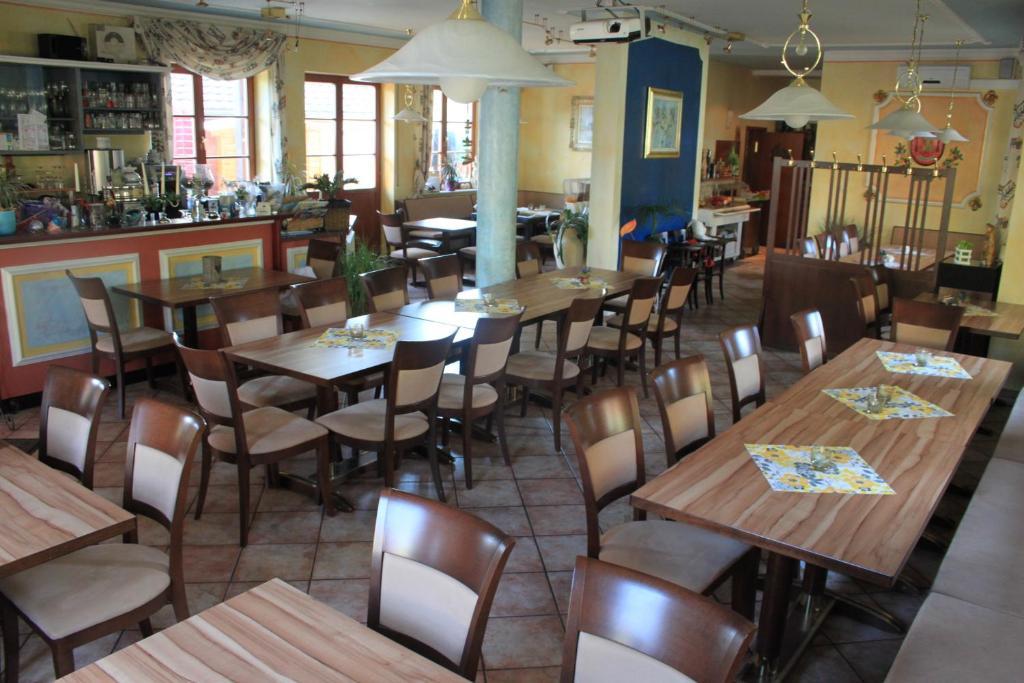 Hotel Krone Kappel Екстериор снимка